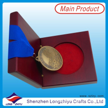 Medallas de Oro Antiguas y Medalla de Trofeos Medalla de Acabado Antiguo Grabado Justo La Medalla de Inicio con Caja de Medalla de Madera Real (lzy0044)